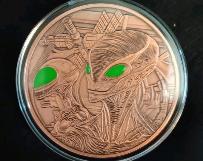 Extraterrestrial Life Alien 5 oz Pure Copper Round (.999 Fine) • Reverse Proof with UV Glow Green Eyes • Coin in Protective Capsule