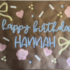 Carta Kraft dipinta a mano, striscione di compleanno, fiocco, femminile, floreale