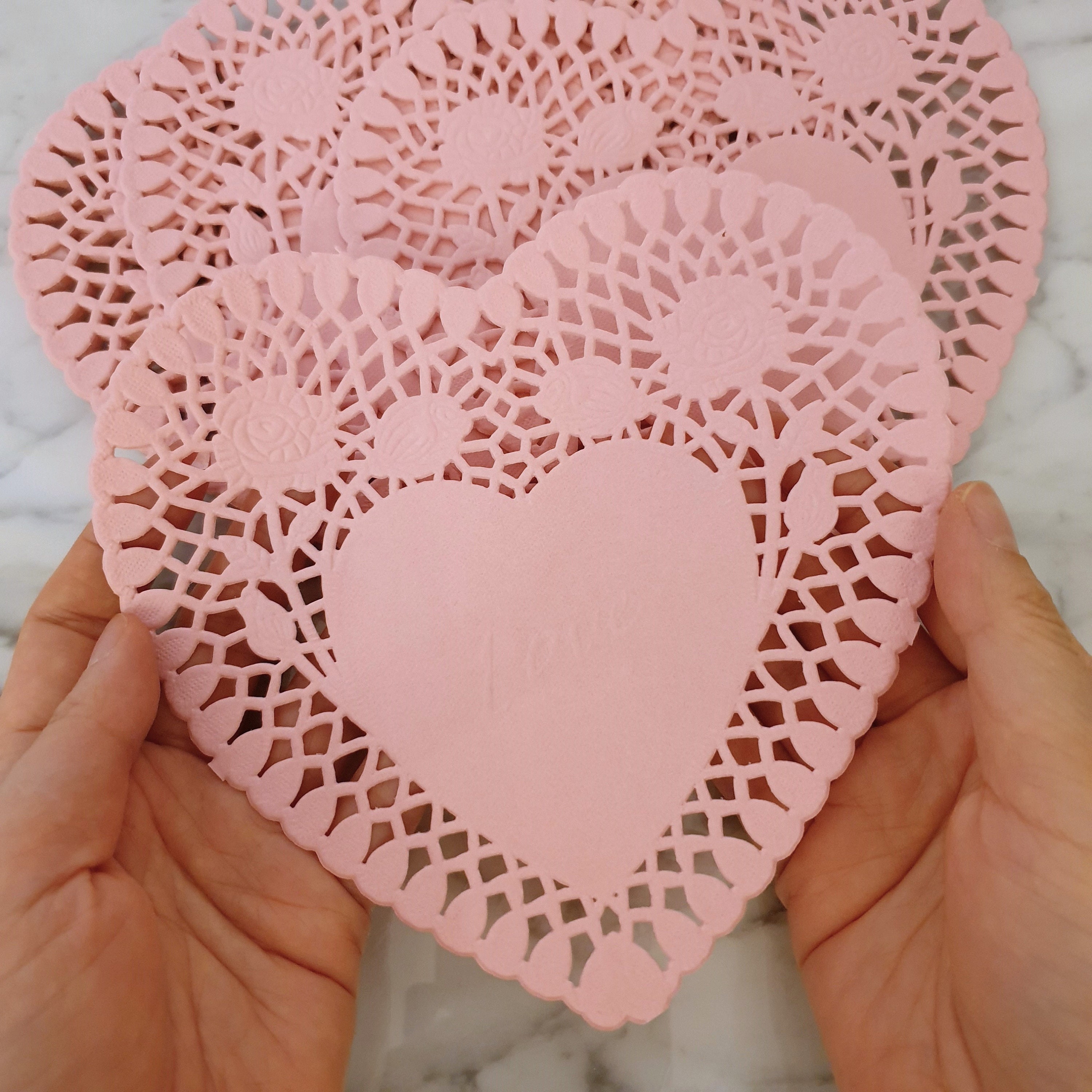 Valentine's Day Paper Doilies 4 Inches Heart Shape Crafts for Kids Mini  Small Paper Hearts Lace Paper Doilies for Crafts Pink White Red Purple  Dollies Lace Paper for Party Wedding Supplies 