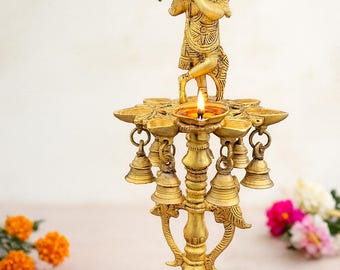SaanviOne - Vintage-stil mässingslampstativ för Krishna – Puja & heminredningsdetaljer