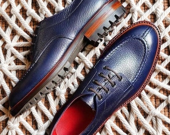 Zapatos Oxford de una pieza para hombre, hechos a mano y a medida, de piel granulada azul.