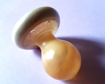 Erwachsenen Schnuller: Große Latex Nuckel Und Tomme Tippee Pci Zusammen - Lesen Sie die ganze Beschreibung
