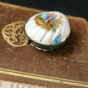 Antique Limoges Shell Trinket Box Hand Painted French Porcelain Miniature Pill Box Gilt Mount 19th Century
