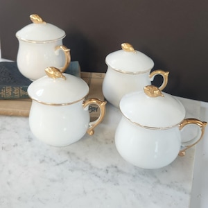 Juego de 4 tazas de postre Strafford Pot de Creme vintage, de porcelana blanca con asas doradas y remates en forma de hoja, estilo francés.