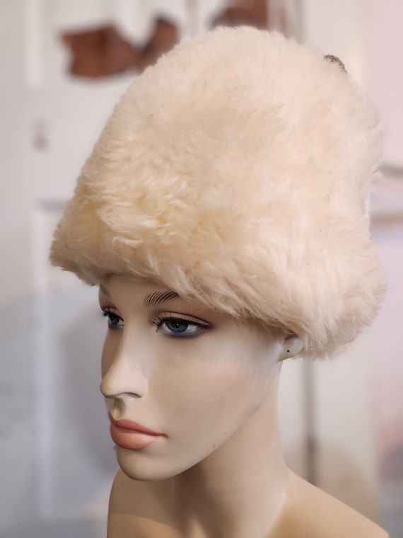 Vintage Alexander's Shearling Hat Small Vintage W… - image 4