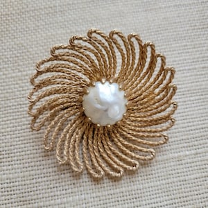 Vintage Baroque Pearl Brooch | Mother&#39;s Day Gift | Gold Pearl Pin Great Gift for Mother&#39;s Day Free Shipping