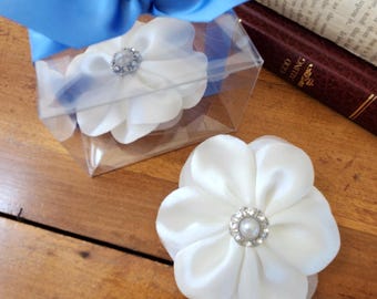 Wedding Boutonniere, Boutonniere for men, White Satin w Rhinestones and Pearl boutonniere, Groomsmen boutonniere, Unisex Non Binary Design