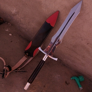 Handmade carbon steel Viking spearhead sword with custom engraved mirror-polished blade, perfect for gifts, collectors, and historical enthu