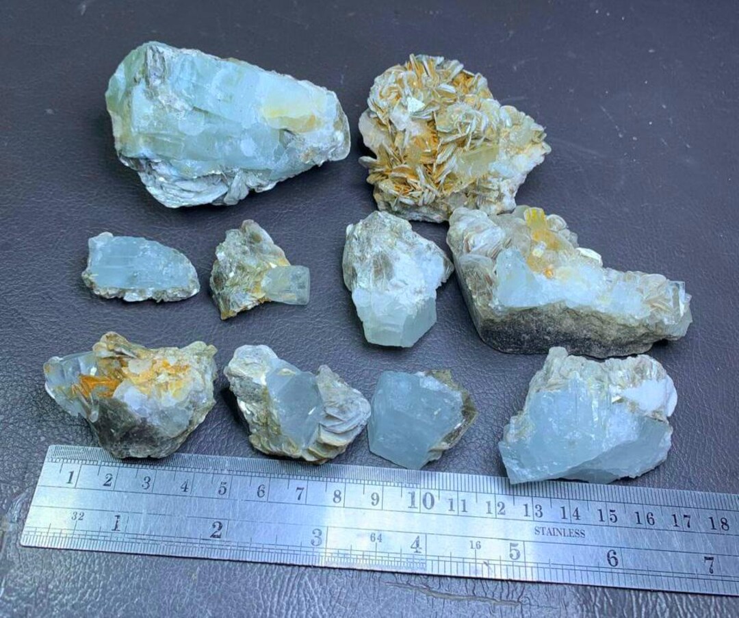 ブルーアクアマリンターミネーテッドクリスタルコンバインムスコバイト