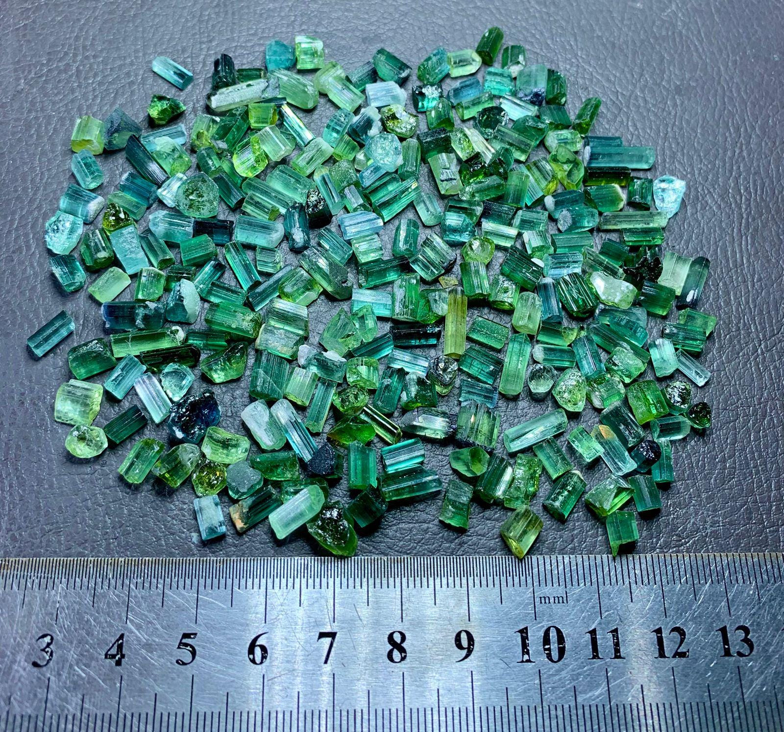 原石トルマリンファセット原石54グラムロット、原石トルマリン