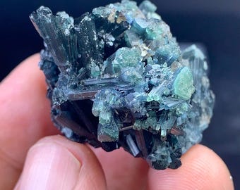 トルマリンクォーツアクアマリン結晶クラスター：パキスタン