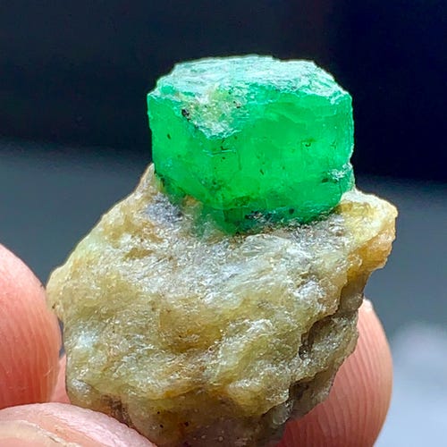 ブルーアクアマリンターミネーテッドクリスタルコンバインムスコバイト