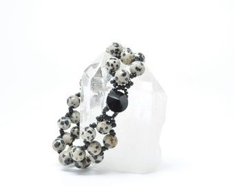 dalmatian jasper gemstone bracelet . black and white bracelet . pokadot bracelet . black and white gemstone jewelry . gemstone jewelry