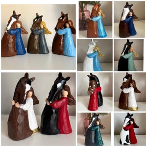 Gemacht, um wie Ihr Pferd auszusehen! Kundenspezifische Pferdeverzierung mit Mädchen. Bemaltes Modell, um wie Ihr Pferd auszusehen. Das gemalte Pony