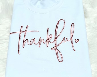 Thankful Puff Family Matching Thanksgiving Shirt – Custom Fall Tee for Family Gatherings, Turkey Day Outfits, Cozy Holiday Apparel