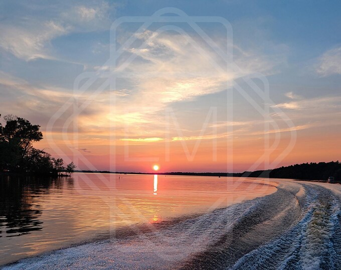 Featured listing image: Sunsets and Wakes