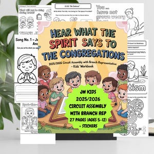 K&ouml;nnte beinhalten: Eine Sammlung von Kinderarbeitsheften mit dem Titel "Hear What The Spirit Says To The Congregations". Das Cover zeigt Illustrationen von Kindern und den Text "JW Kids 2025/2026 Circuit Assembly with Branch Rep". Weitere Seiten enthalten Malaktivit&auml;ten.