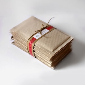 4.25 x 7 inch Brown Kraft Bubble Mailers-  Set of 25   Great for handmade jewelry and other small items