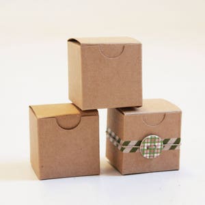 Kraft Natürliche Geschenkbox 2 x 2 x 2 (SET von 8) || Rustikale Hochzeitsschatulle, Ringschachtel, Partybevorzugungsschatulle, braune Schmuckschatulle, Trüffelschachtel