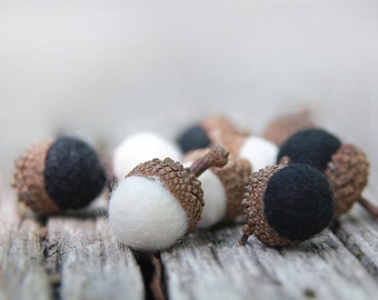 Set of 24 Noir et Blanc Merino Wool Felted Acorns| boho, cottage chic, woodland, rustic
