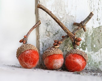 Set of 12 PUMPKIN PIE Wool Felted Acorns| boho, cottage chic, woodland, rustic