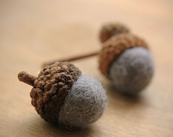 Set of 24 STEEL GREY Wool Felted Acorns - As seen in Southern Living magazine| boho, cottage chic, woodland, rustic