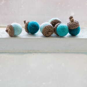 Set of 6 SHADES OF TEAL Wool Felted Acorns use for beautiful wedding decor, home accessories and Christmas ornaments image 2