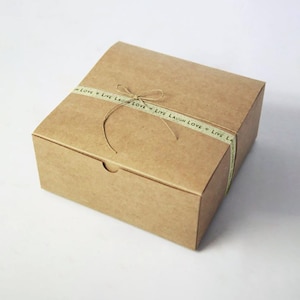 Set of 5 - 9 x 9 x 5.5 inch Kraft Gift Boxes -  Great Cake or Bakery box