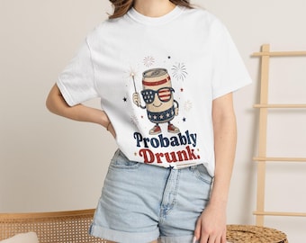 愛国的なビール缶マスコット（おそらく酔っ払い）Tシャツ | 7月4日バーベキューTシャツ