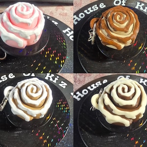 Cinnamon Roll Fidget Clicker keychain