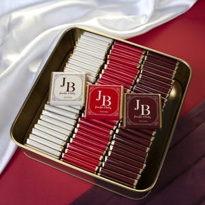 50 Pcs Personalized Chocolate Favors, Elegant Wedding Chocolate, Custom Chocolate, Wedding Favors, Engagement Favors, Bridal Shower Favors
