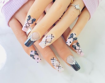 Uñas postizas de lujo hechas a mano / Jirai Kei negro y rosa / Uñas estilo Landmine Girl