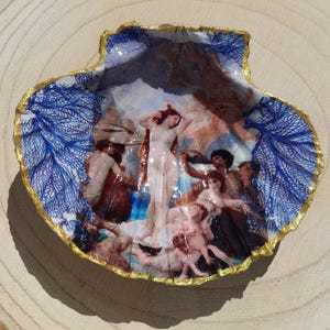 Decorative golden scallop shell, jewelry dish, the birth of Venus, decorative dish