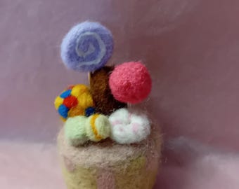 Needlefelt cake,birthday cake,sweets..dolls house decor