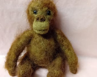 Needlefelt monkey ,chimp,orangutan 11cm