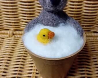 Needlefelt teddy bear in bath gift