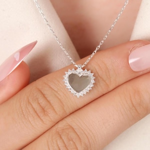 Delicado collar de corazón de plata con nombre personalizado, collar de corazón personalizado, regalo para ella, regalo para mamá, dije de corazón, collar de letra personalizado