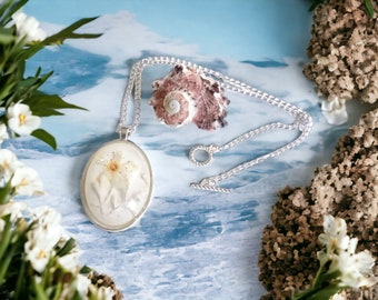 18” White Floral Resin Pendant Necklace - Dried Flower Pendant