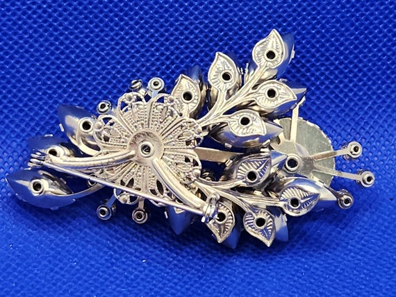 Brooch Pin Costume Jewelry Vintage Blue and White - image 3