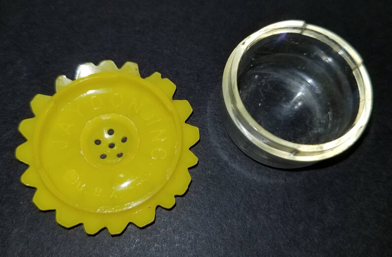 Vintage Jaydon Inc Yellow Daisy Salt Shaker