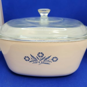 Vintage Corning Ware Cornflower Blue 2.5-quart Square Casserole with Lid, kitchen, ovenware, lidded, white, cooking, baking, oven