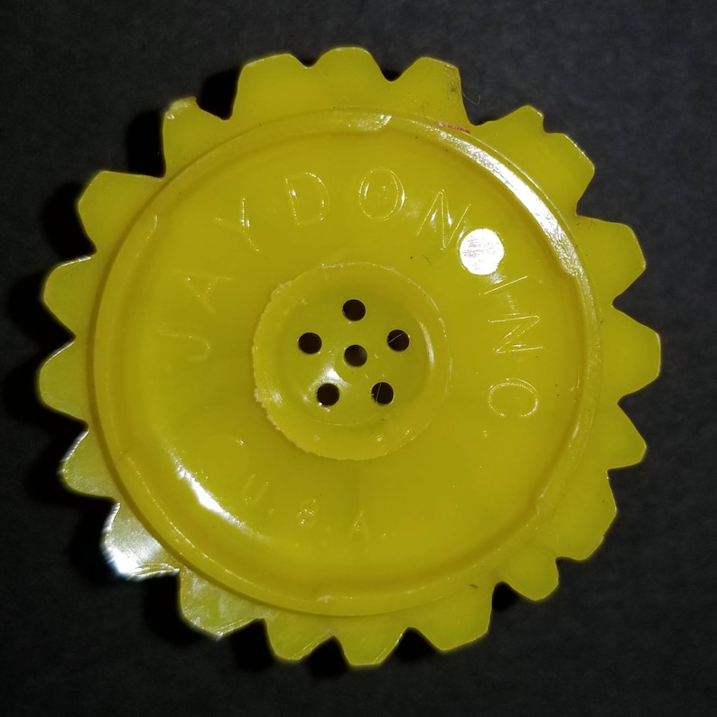 Vintage Jaydon Inc Yellow Daisy Salt Shaker