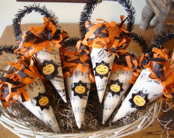Vintage Halloween Candy Cone, Paper Mache Tussie Mussie, Party Favor