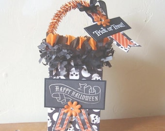 Halloween candy container, Skull gift bag, Trick or Treat, Party favor