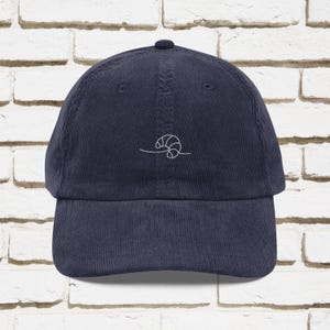 Embroidered Croissant Corduroy Cap, Bread Lover Gift afbeelding 4