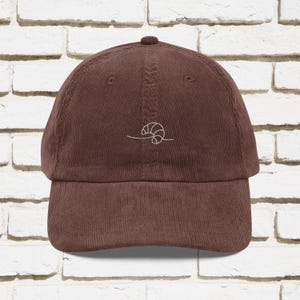 Embroidered Croissant Corduroy Cap, Bread Lover Gift afbeelding 2