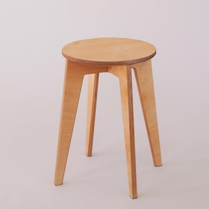 Sperrholzhocker, Kleiner Holzhocker, 45 cm Minimalistischer Mid-Century Hocker, Skandinavisches Design, Birkensperrholz, Blumenhocker, Tischhöhe