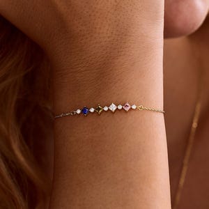 Custom Birthstone Bracelet, Family Birthstone Bracelet, Friendship Bracelet, Mom Bracelet, Birthday Gift, Bridesmaid Gift, Dainty Gold Chain