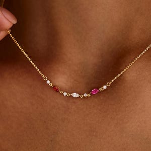 Collier Personnalisé Avec Noms D’enfants Et Pierres De Naissance