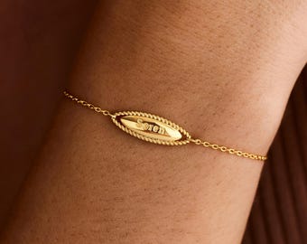Braccialetto con nome personalizzato in oro, gioiello con incisione personalizzata, braccialetto delicato e minimalista, regalo per lei, regalo di compleanno, regalo di Natale